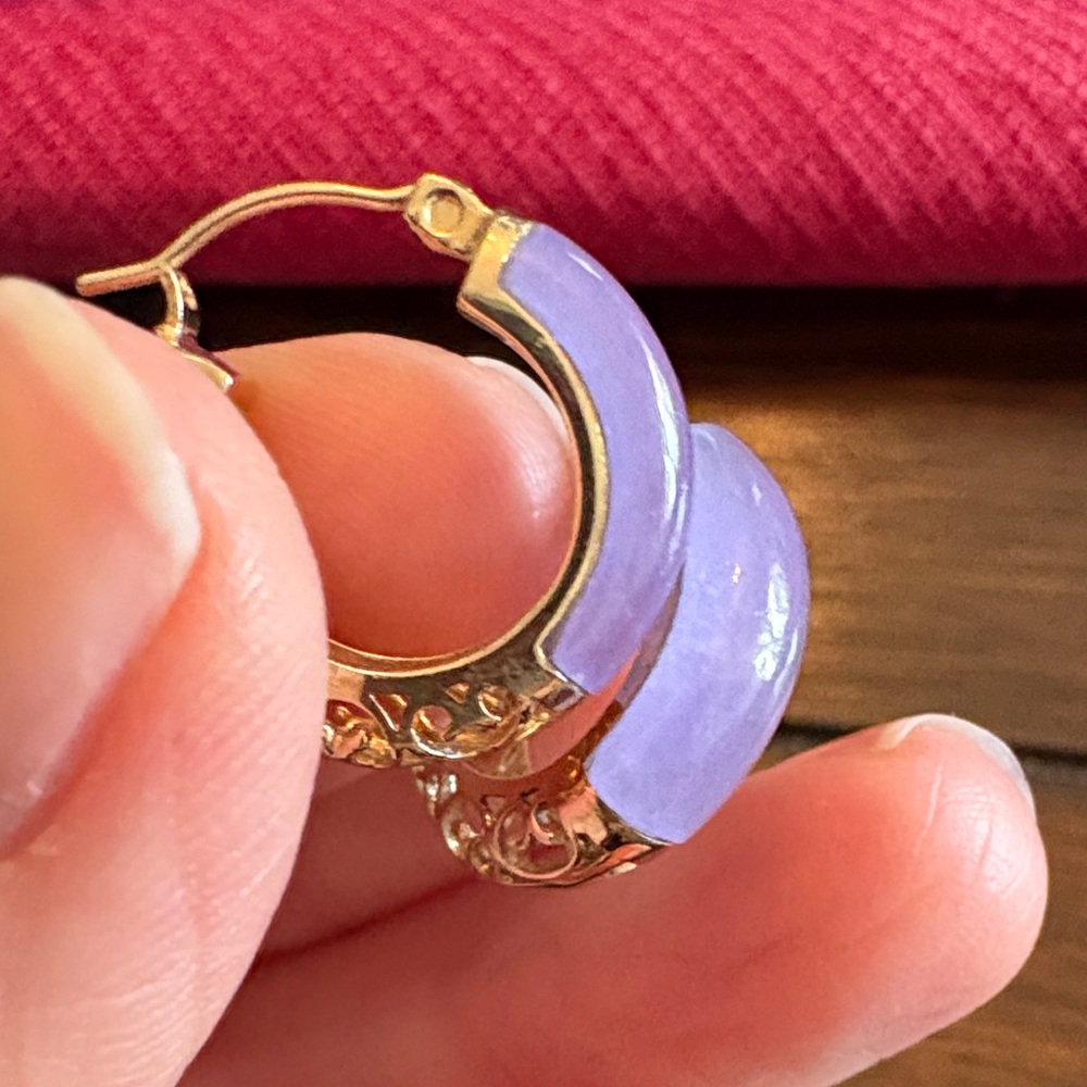 14k Gold and lavender Jade Hoop Earrings - Picture 5 of 6